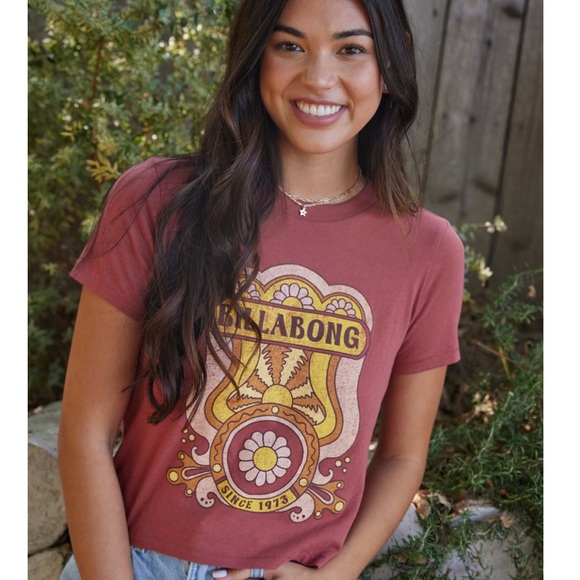 Billabong Tops - NWT Billabong Throw Skimmer Tee